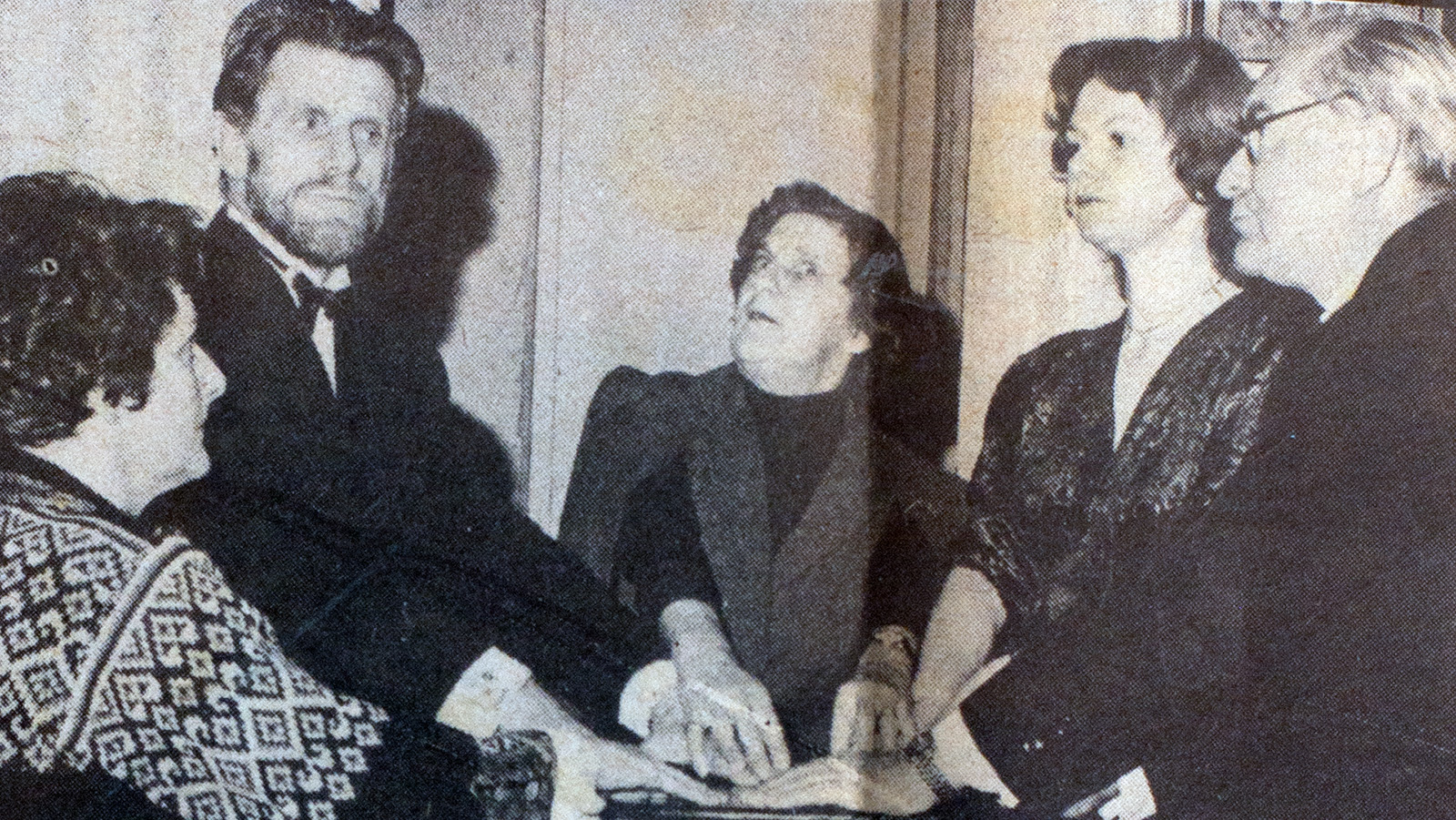 Pictured are, left to right: Mrs Bradman (Brenda Gilpin), Charles Condomine (Adam O'Riordan), Madame Arcati (Meg Horton), Ruth (Christie Coleman), Dr Bradman (Fred Gilbert)'.